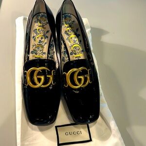 Gucci patent monogram chunky heels. Size 40